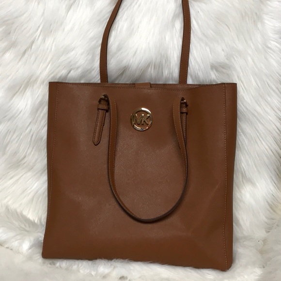 Michael Kors Handbags - Michael Kors tote
